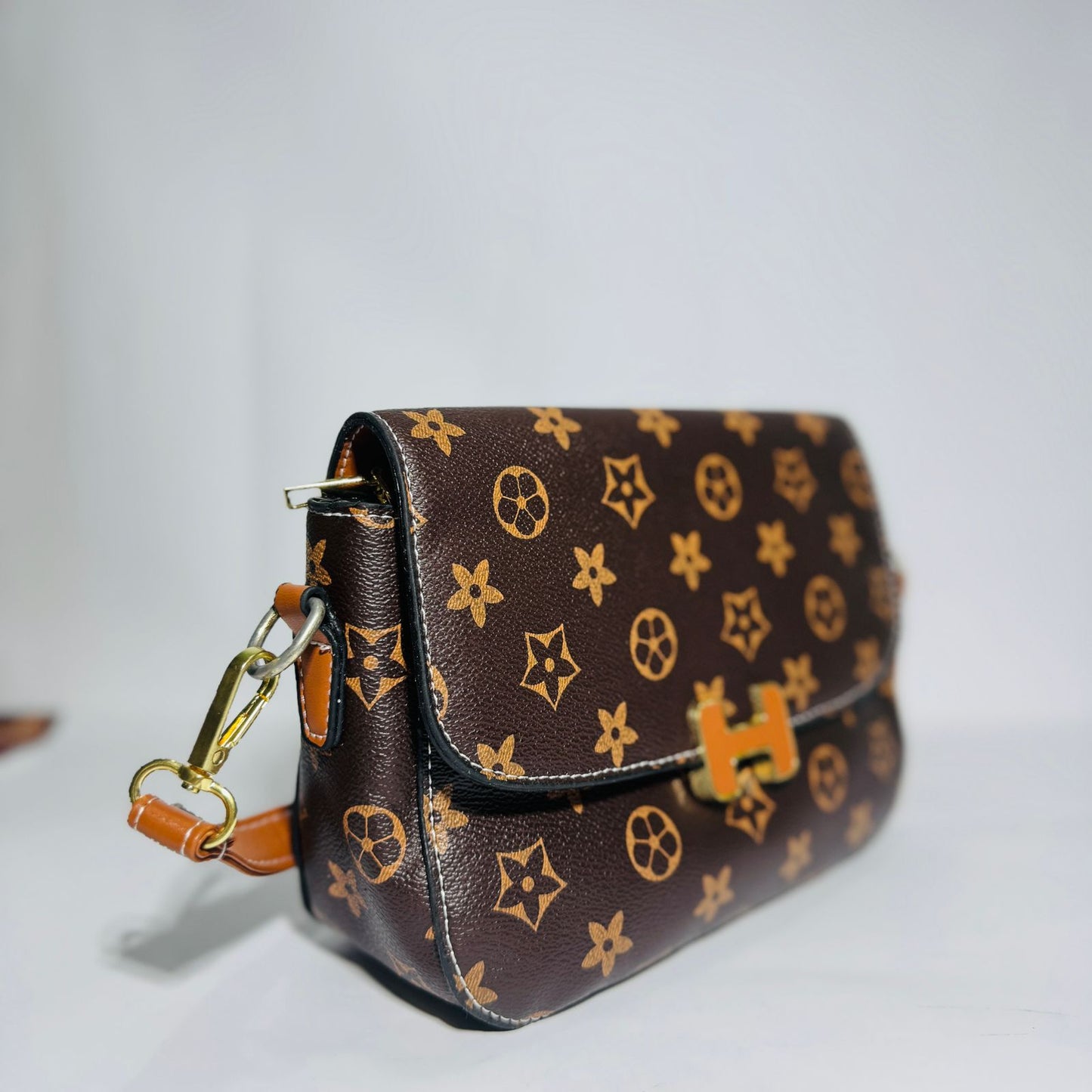 Designer High-End Niche Design Shoulder 2025 New Crossbody Versatile Handbag High-Grade Small Square Light Luxury Women's Bag